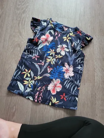 T-shirt only 9-10 ans