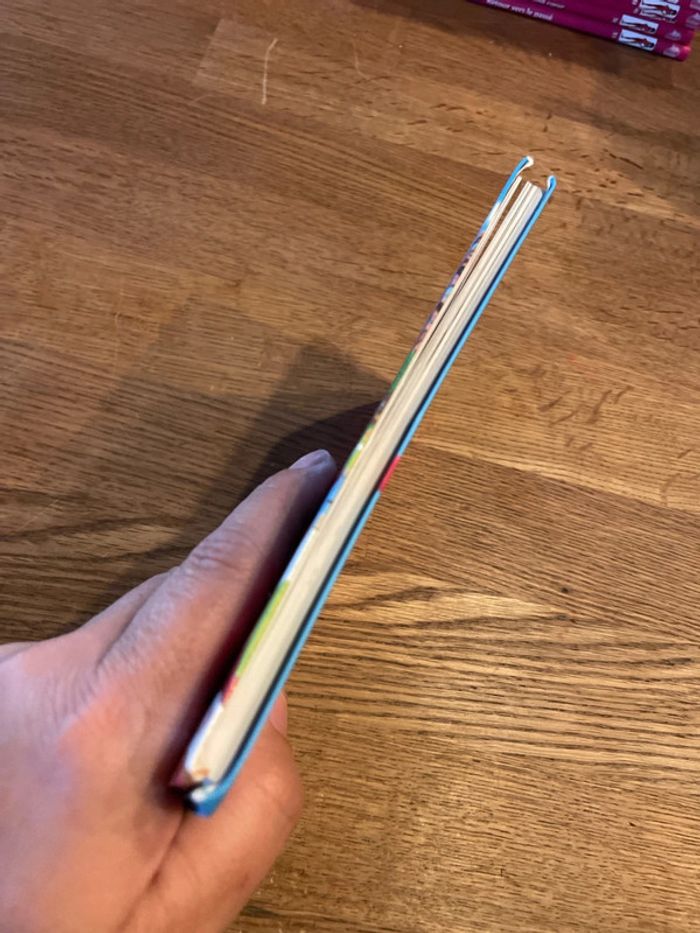 Livre La bibliothèque Rose Miraculous Star de la télé ! Numéro 12 - photo numéro 4