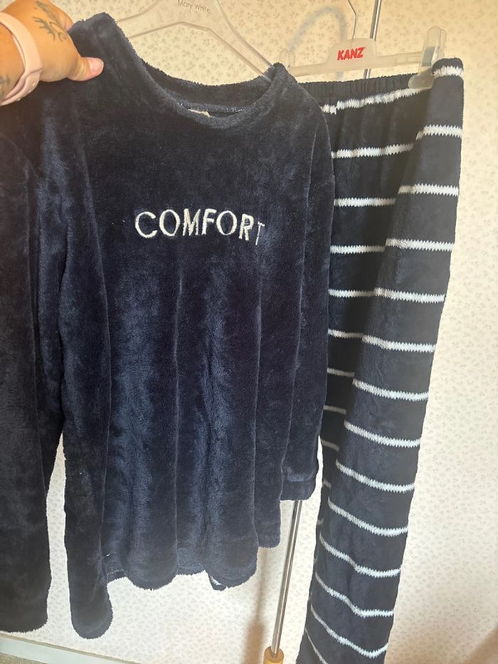 Ensemble de pyjama taille 42 comme neuf - photo numéro 2