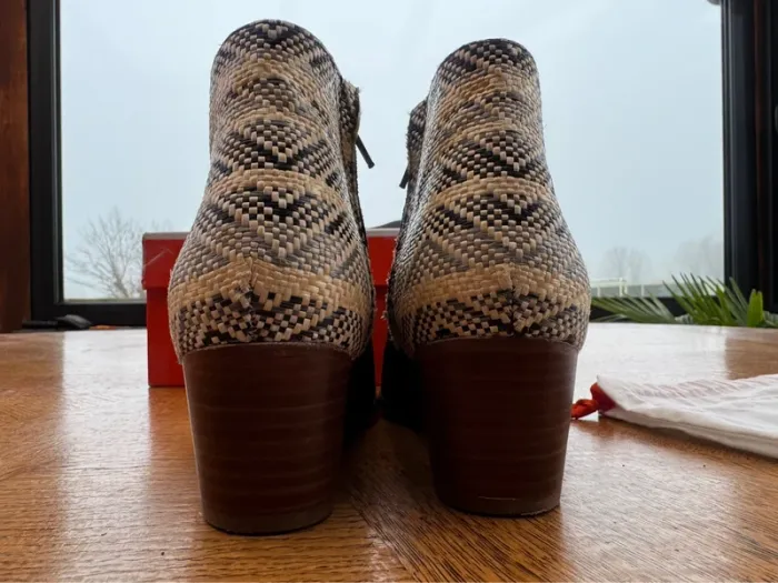 Très originales Bottines boots cuir en daim à talons neuves noires Bobbies Paris - photo numéro 7