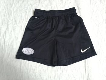 Nike short noir  Dri Fit 6 8 ans 122 128 cl