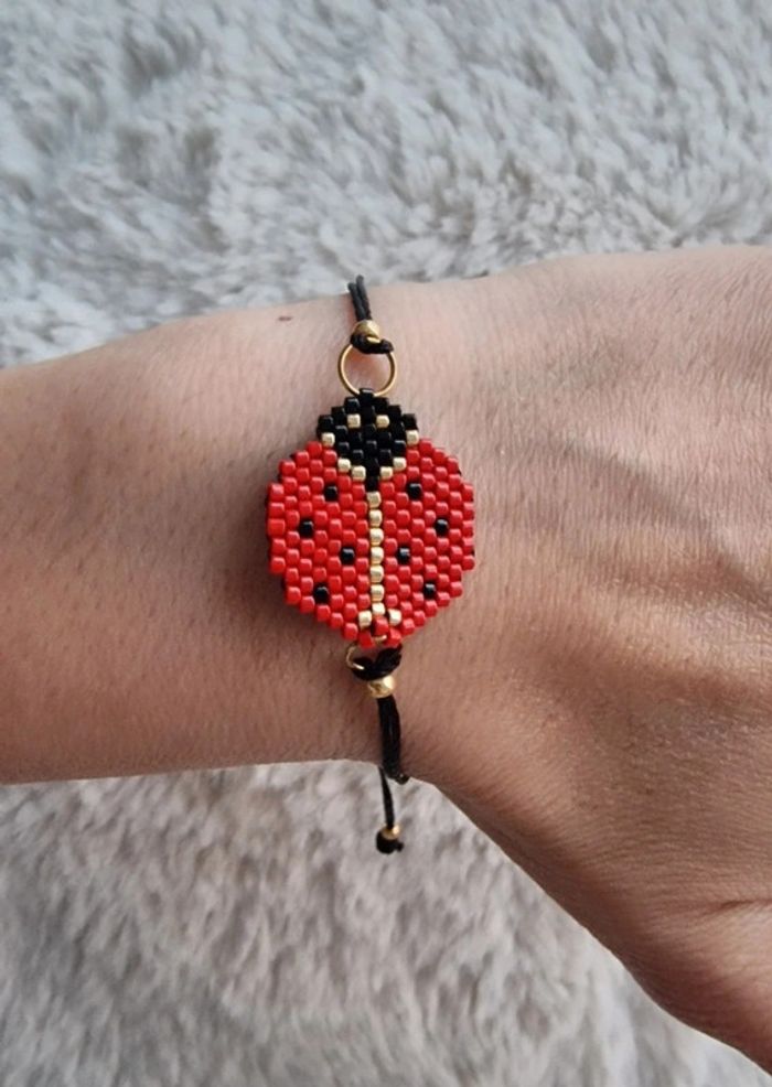 Bracelet Coccinelle tissé, taille réglable