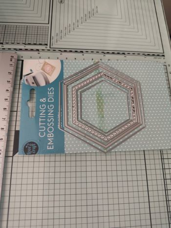 Lot de dies matrice de découpe scrapbooking love 2 craft hexagone