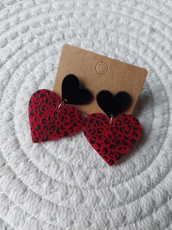 Superbes boucles d'oreilles coeurs léopard clous tendance 