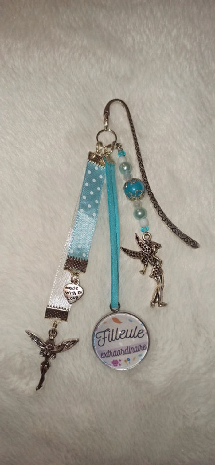 Cadeau filleule, bijoux de sac ou marque page " filleule extraordinaire "