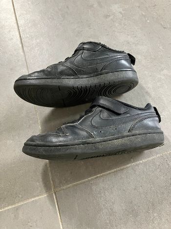 Baskets noires Nike 33