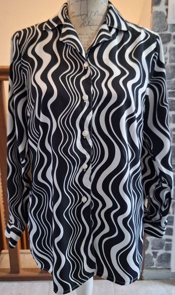 Chemise fluide blanche et noire