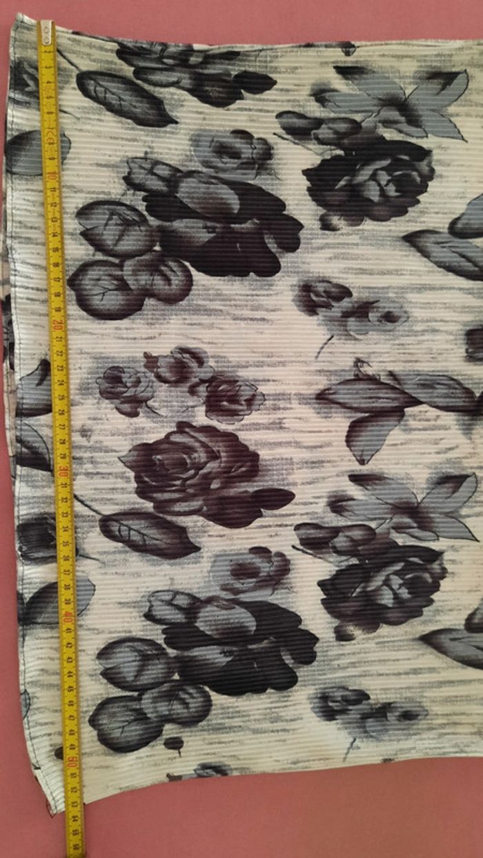 Débardeur léger blanc & ses fleurs noires - photo numéro 11