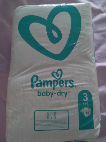 Paquet de couches bébé Pampers baby dry taille 3