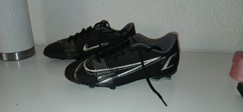 Crampons football  Nike mercurial 38.5