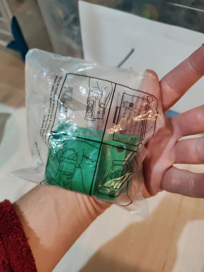 Figurine McDonald's green lantern) - photo numéro 3