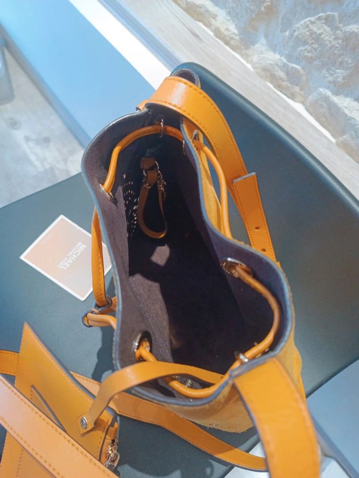 Sac bourse cuir et daim jaune MK - photo numéro 8