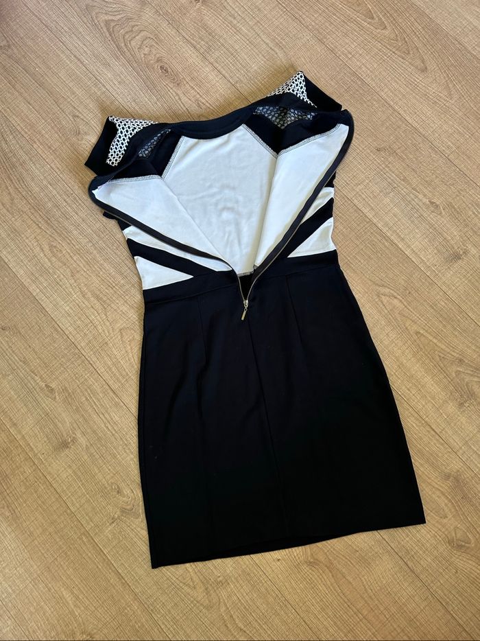 Robe noire et blanche à manches courtes Anna Field taille 40 bon état - photo numéro 8