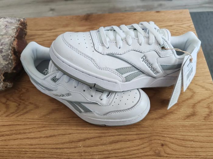 Baskets Reebok BB 4000 II 36.5 Blanc et Gris - photo numéro 2