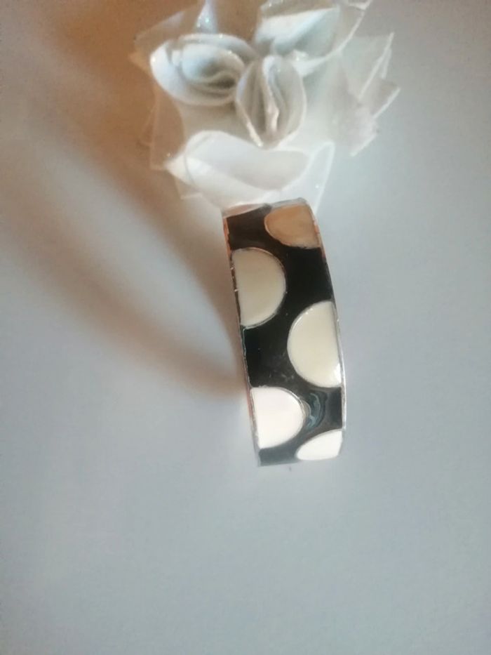 🌸Bracelet jonc noir et blanc émail Seventies "Vintage" 🌸 - photo numéro 2