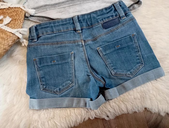 Ensemble fille 5 ans 🌸 short Okaïdi + t-shirt Levi's - photo numéro 5