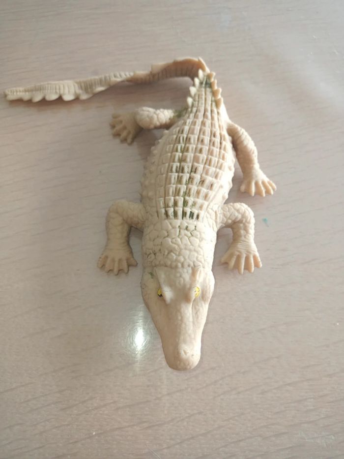 Crocodile en plastique