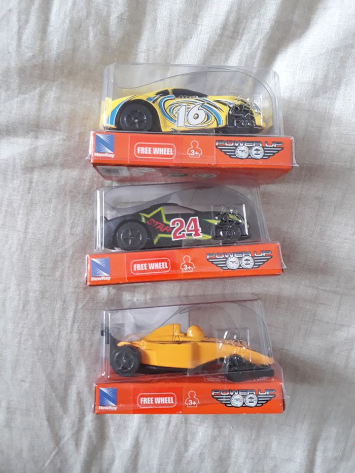 Lot de 14 véhicules - photo numéro 4