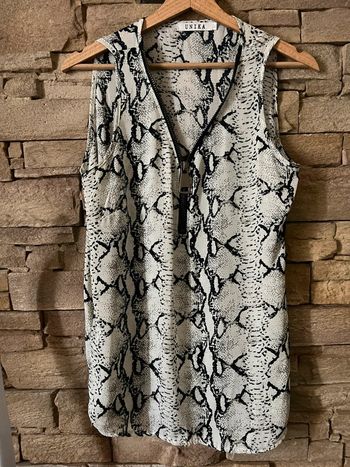 Jolie blouse légère et fluide neuve taille M/L