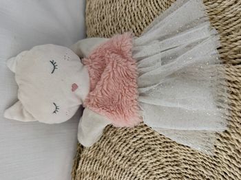 Doudou Marionnette Chat Tutu Maisons du Monde peluche rose blanc coeur fourrure doré danseuse