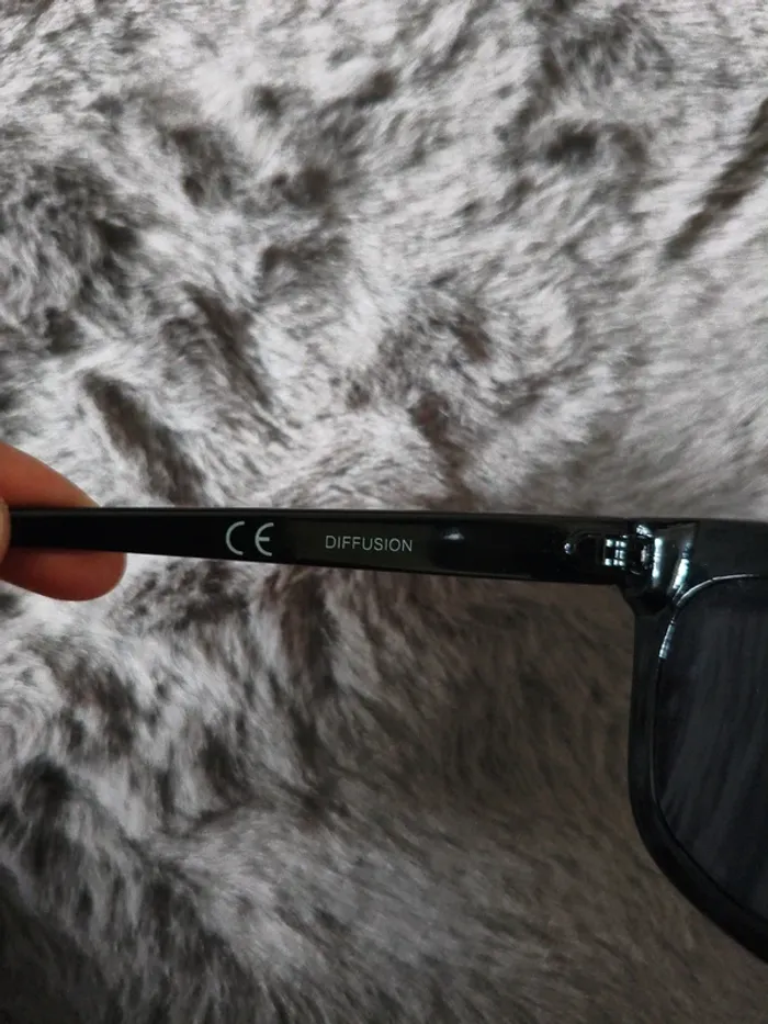 Lunettes de soleil Diffusion - photo numéro 5