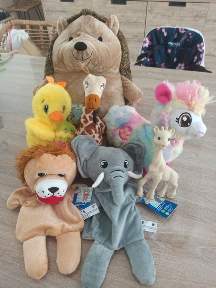 Lot peluches / marionnettes