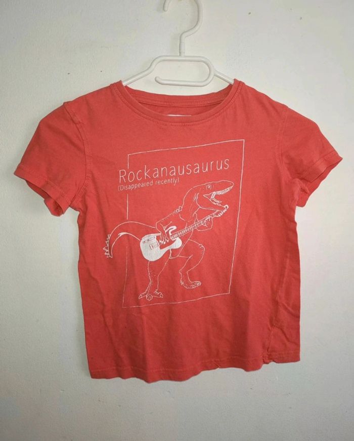 T-shirt motif dinosaure 8 ans - photo numéro 2