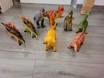 Lot de 8 grands dinosaures