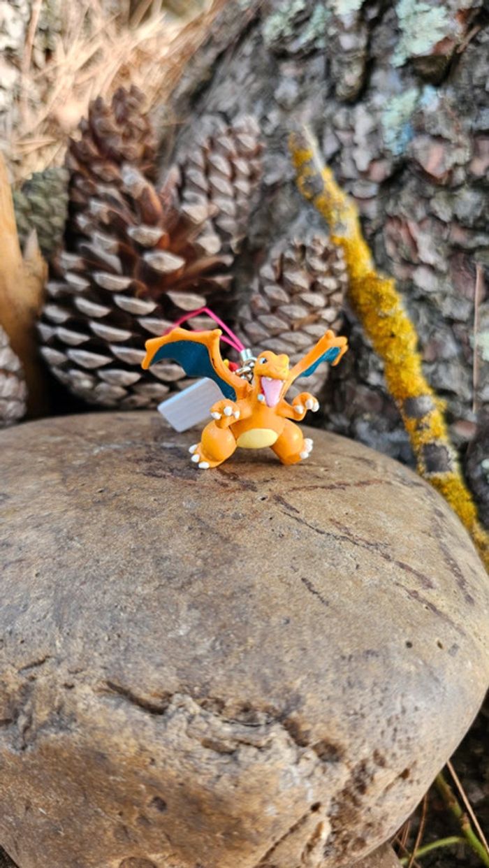 Super figurine Pokemon Nintendo porte clé Dracaufeu - photo numéro 6