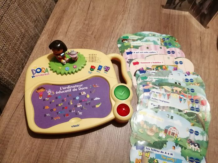 ordinateur éducatif " Dora l' exploratrice"
