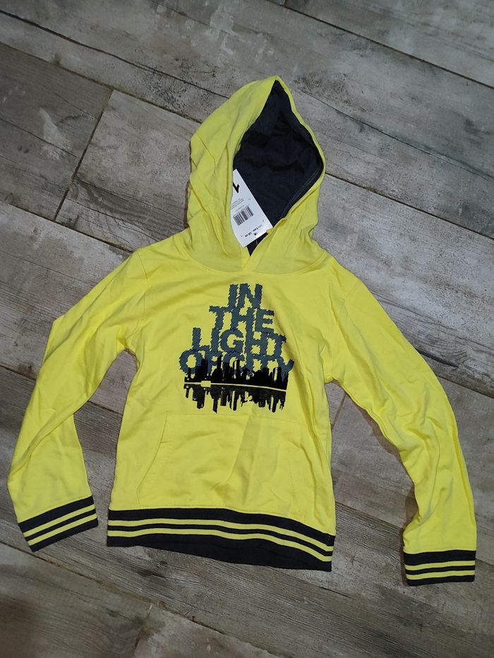 Pull jaune