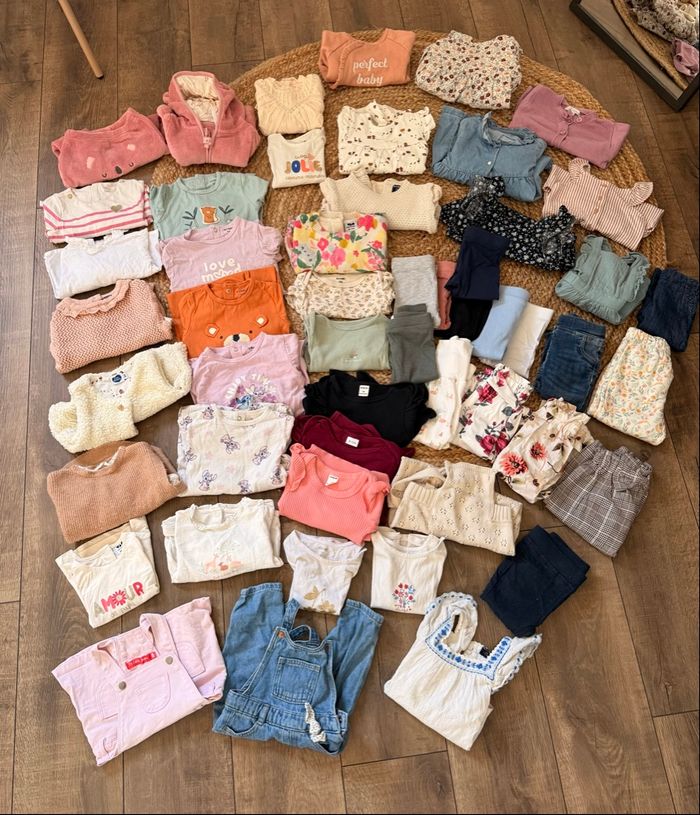 Lot de vêtements bébé fille taille 9 mois