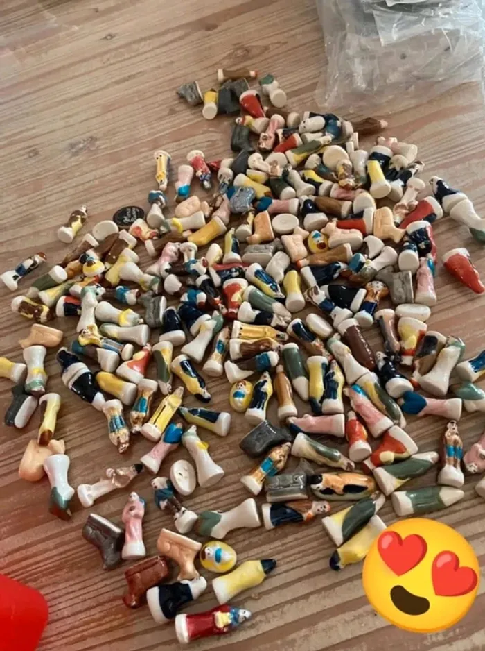 Gros  lot  de figures  fèves  Collections