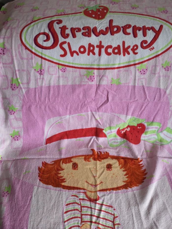 Serviette de plage fille Charlotte aux fraises 🍓 - photo numéro 3