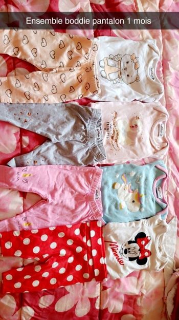 Vêtements bébé fille 1 mois