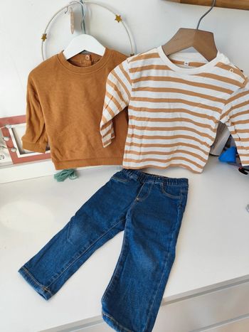 Ensemble pull jeans t shirt 18 mois camel rayé