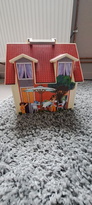 Maison playmobil avec accessoires