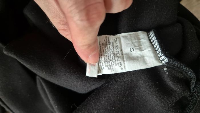 Sweat à capuche noir et blanc IKKS 🎸 Taille S soit 14 ans - photo numéro 4