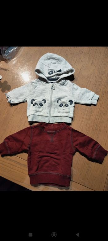 Pull et gilet 1 mois