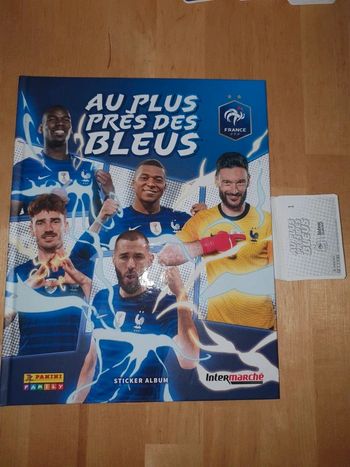 livre au plus près des bleus panini intermarché 2022 complet
