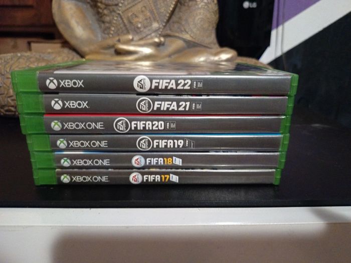 LOT 6 jeux Xbox One occasion FIFA - photo numéro 1