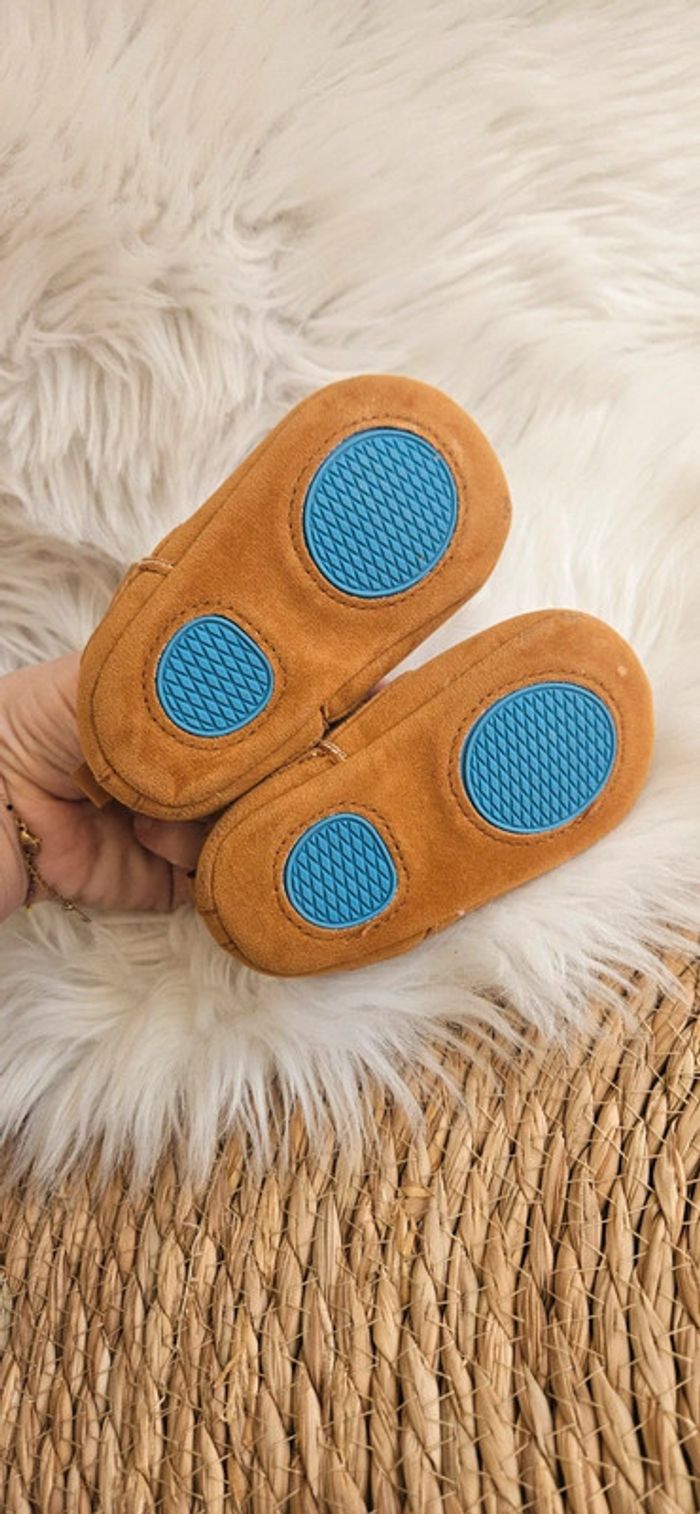 Paire de chausson anti dérapant taille 19 neuf - photo numéro 3