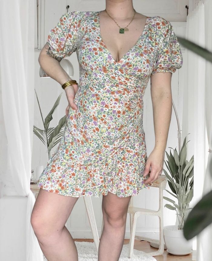 Rose fleurie couleurs pales Lovie & co taille M très bon état