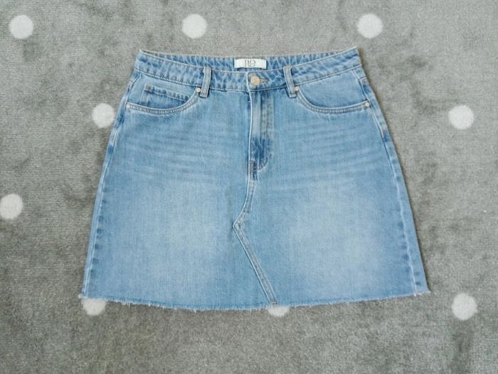 R display. Jupe en jean