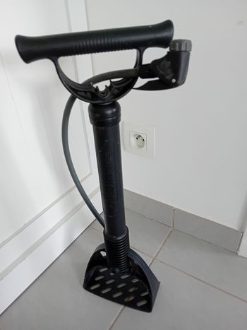 Pompe à vélo bitwin 
