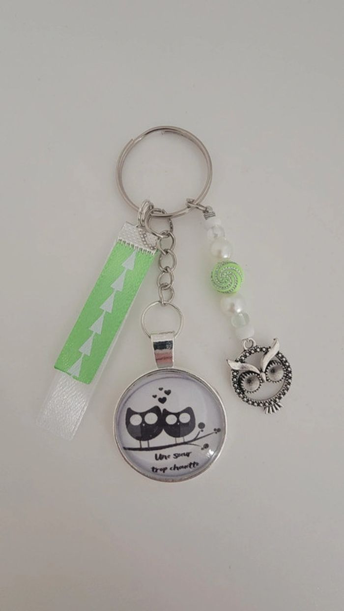 Cadeau soeur,porte clé message bijoux de sac " sœur trop chouette"