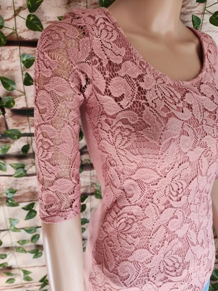 🌸T-shirt Dentelle Rose Bershka Taille 36🌸 - photo numéro 3