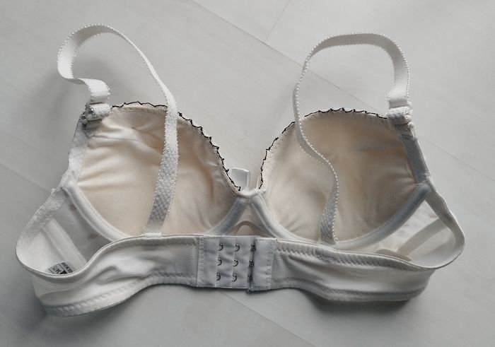 Ensemble lingerie blanche motifs fleuris - photo numéro 7
