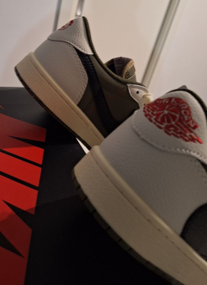 Black friday Nike air Jordan Travis Skott  taille 42  neuve avec étiquettes 🏷 - photo numéro 7