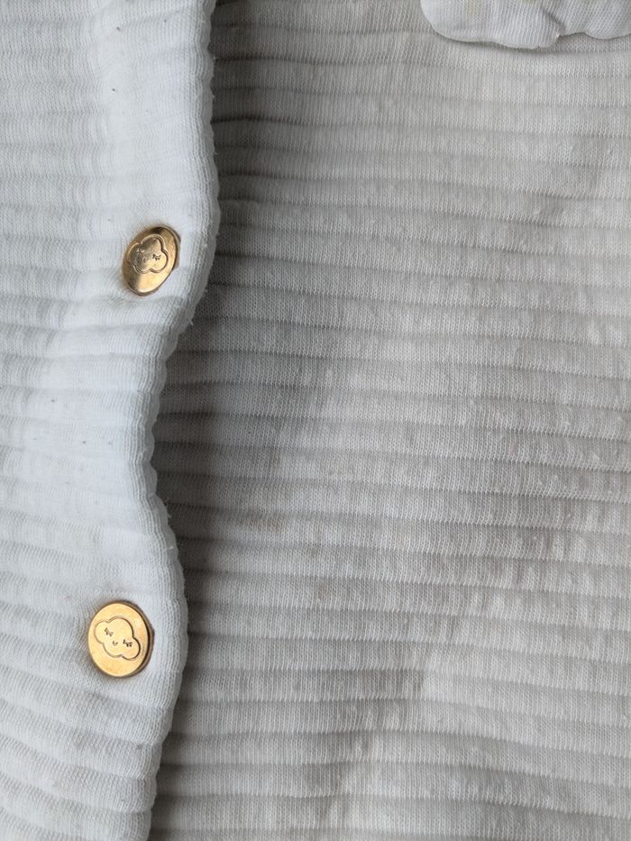 🌦️ Gilet bébé fille – Taille 24 mois – Motif arc-en-ciel - photo numéro 2